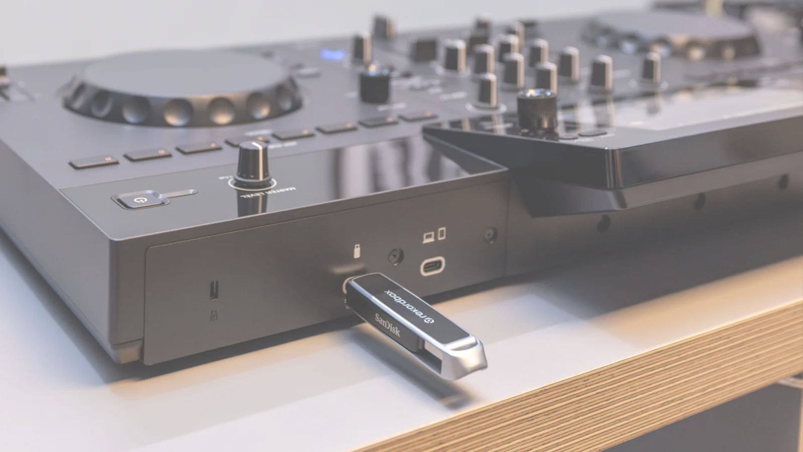 alphatheta-xdj-an_6a54bd978b0ca.png