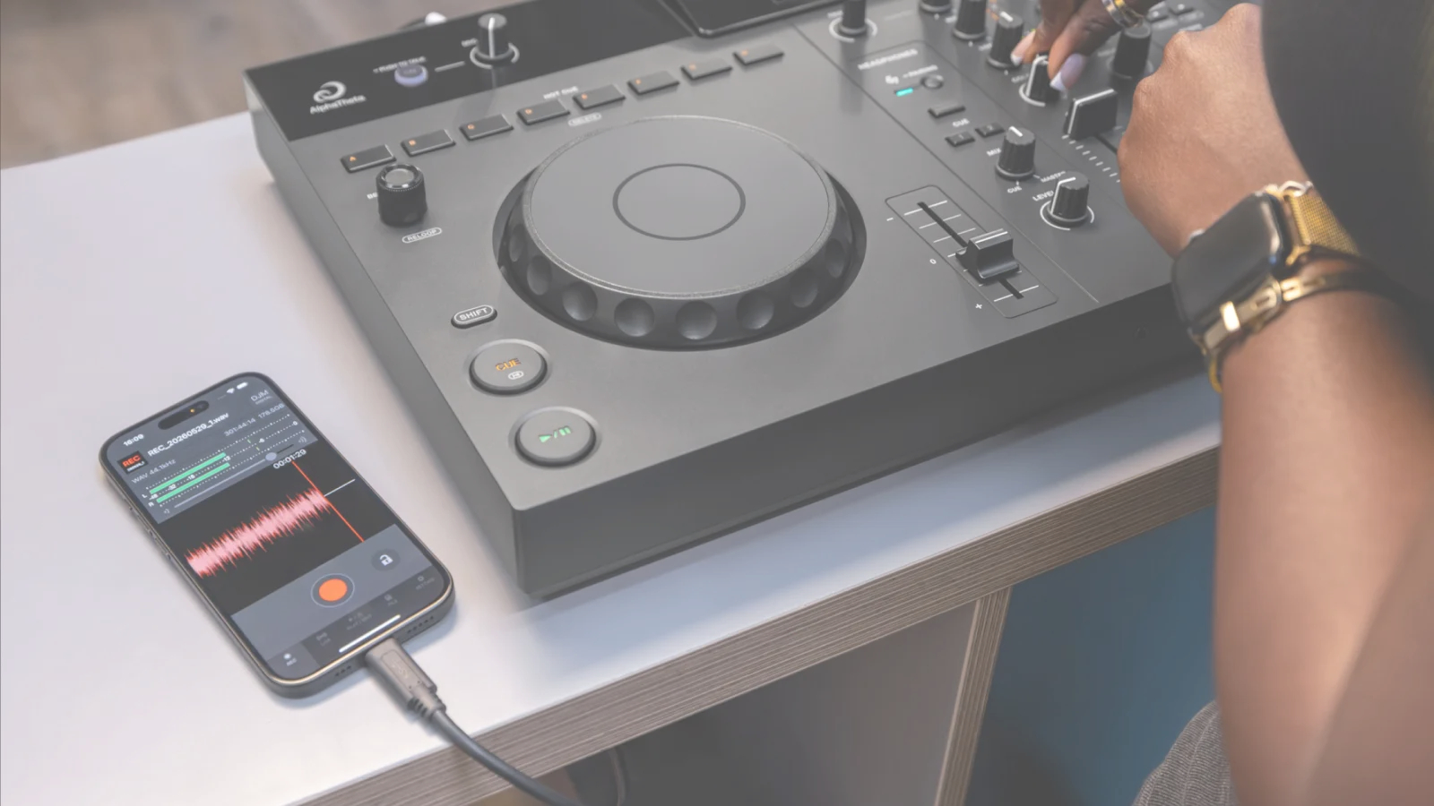 alphatheta-xdj-an_6a54bd9b8ce67.jpg