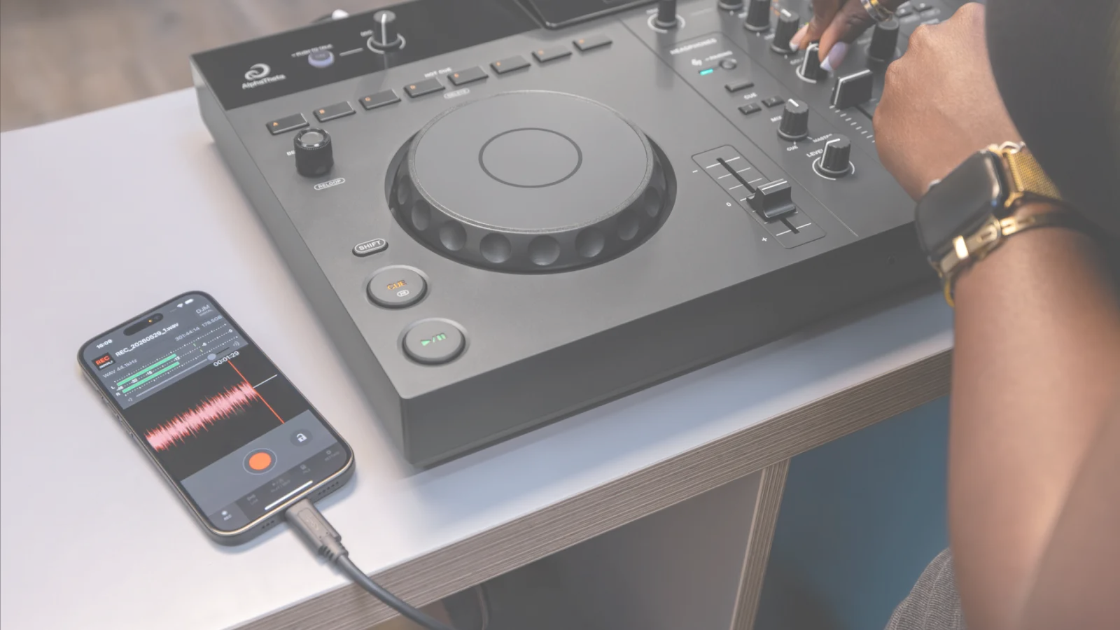 alphatheta-xdj-an_6a54bd9b8ce67.png
