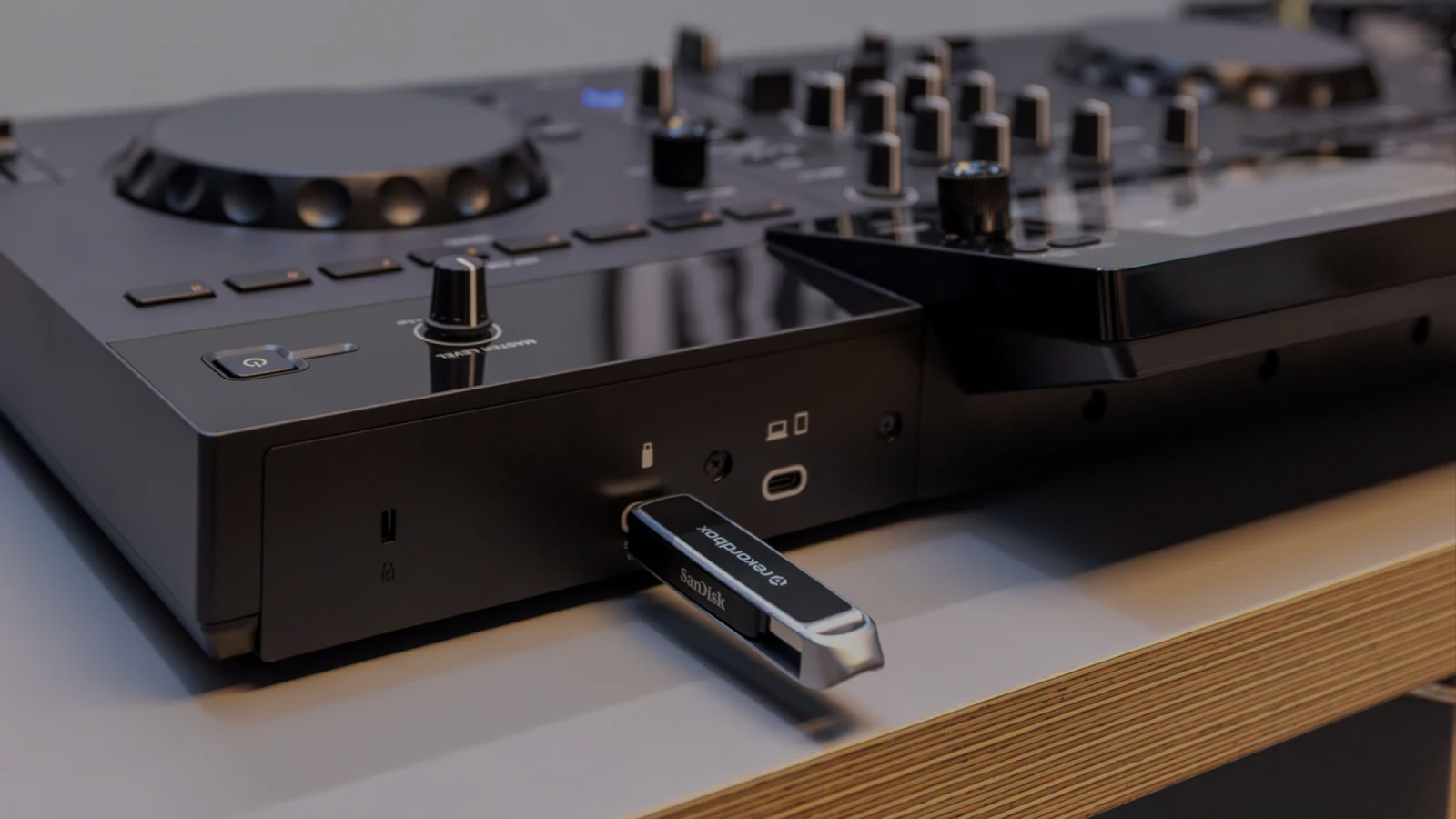 alphatheta-xdj-an_6a54c25f2e5f9.png