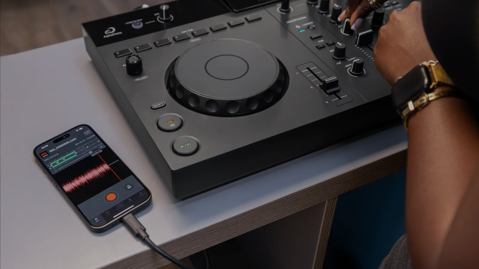 alphatheta-xdj-an_6a54c26331f42.png
