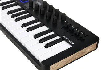 arturia-minilab-37-black_6a4bbefe0c9bc.png