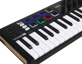 arturia-minilab-37-black_6a4bbeffc26ab.png
