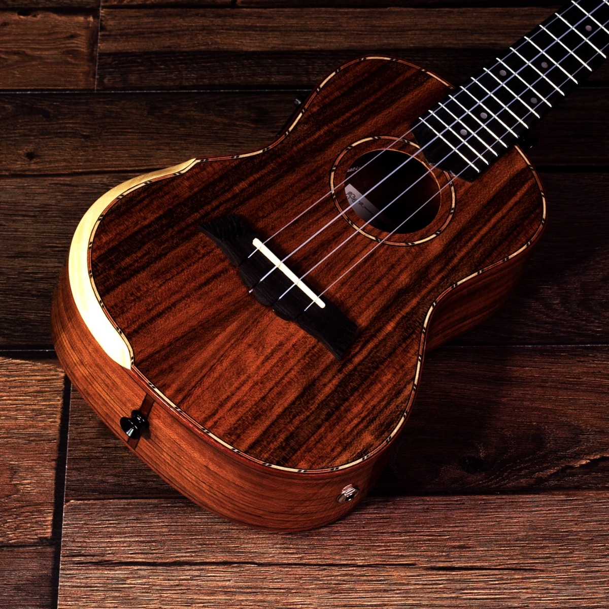 barnes-mullins-concert-ukulele-electro-walnut_6915ac4888112.jpg