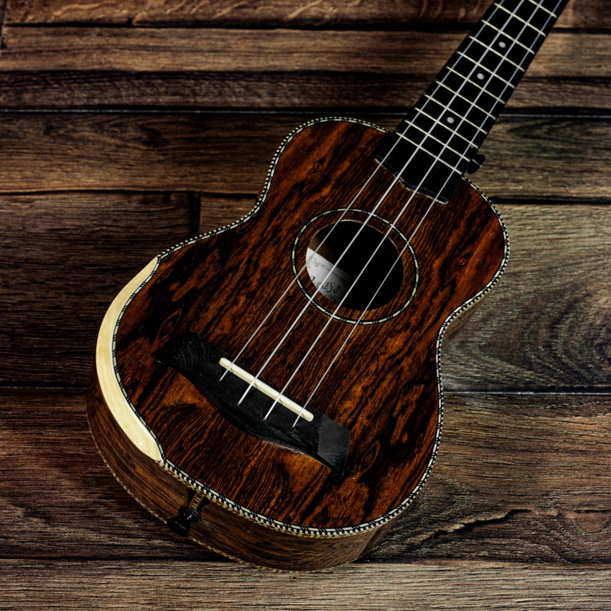 barnes-mullins-soprano-ukulele-becote_6915b7c69c21d.jpg