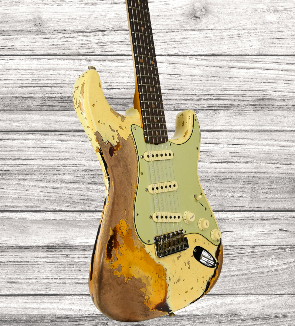 bfender-custom-shop-limited-edition-59-strat-b-super-heavy-relic-aged-vintage-white-over-chocolate-3-color-sunburst_64a698765a287.png