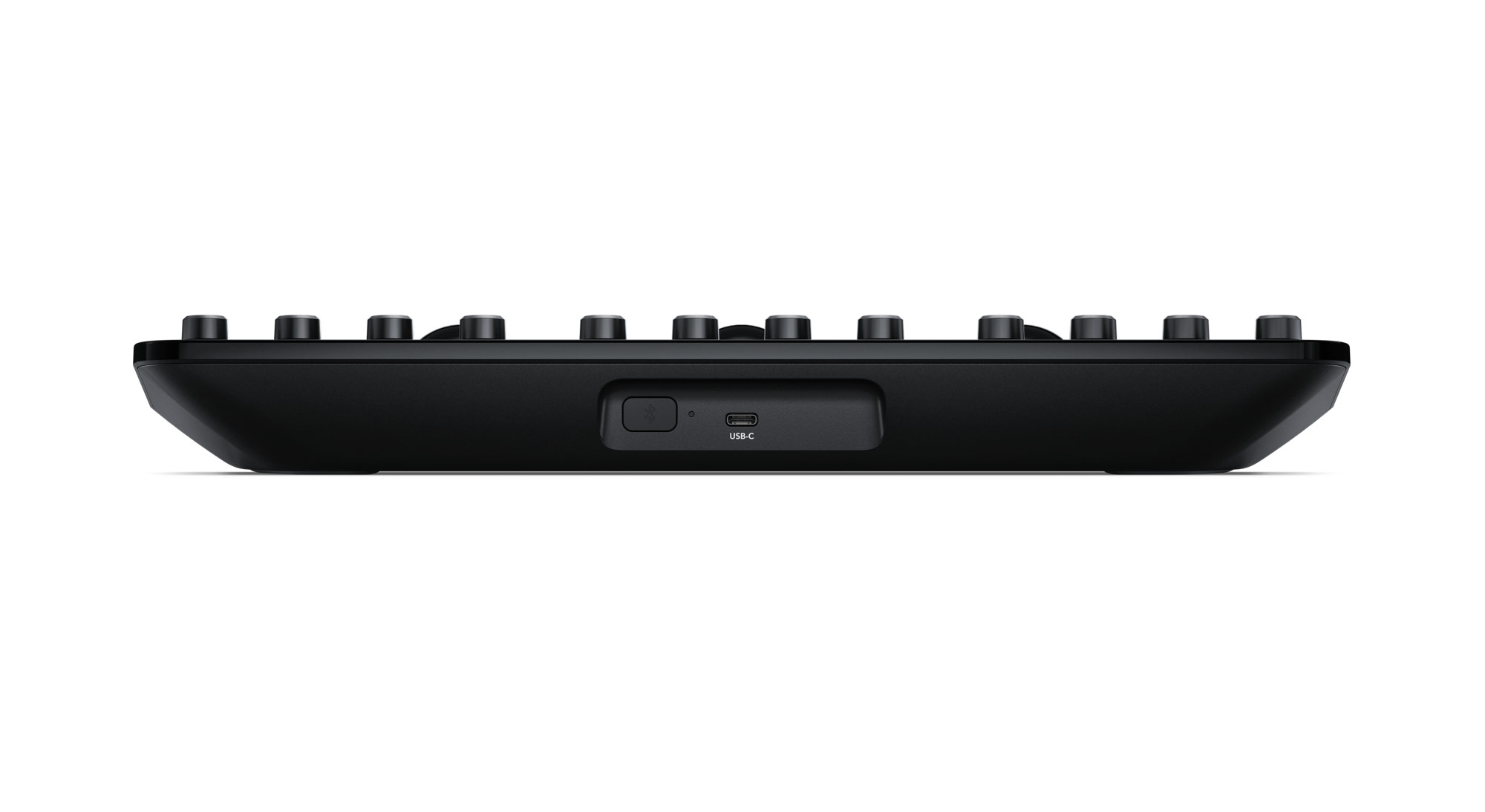 blackmagic-design-resolve-micro-color-panel-en_6a564523e49d0.jpg