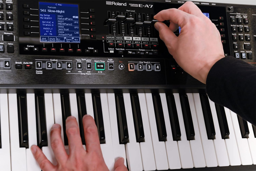 broland-e-a7-expandable-professional-arranger-workstation-entretenimento-visor-duplo-61-teclas-b_682aed5720cc0.png
