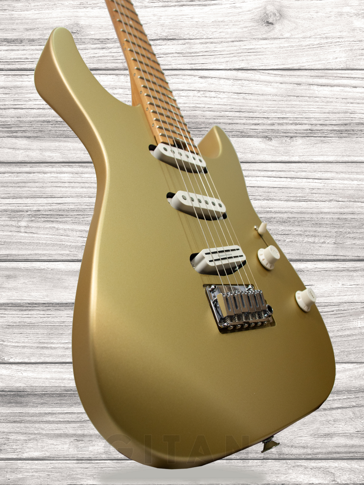 charvel-pro-mod-dk22-sss-2pt-cm-pharaohs-gold_603e7ece6db08.jpg