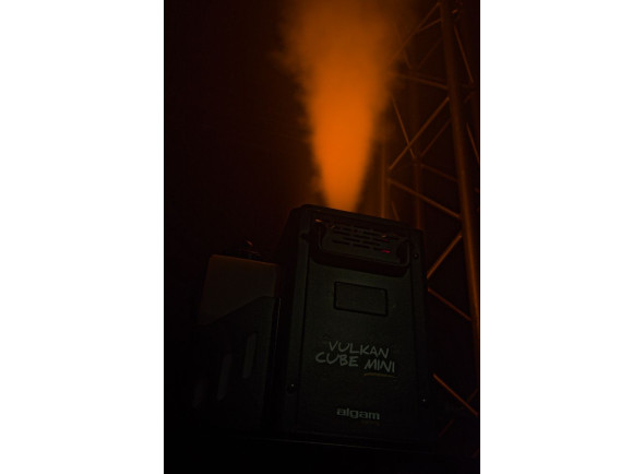 algam-lighting-vulkan-cube-mini-maquina-de-fumo-vertical-compacta-led_6aabc8274c3fe.jpg