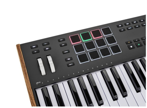 arturia-keylab-61-mk3-black_66f6dc6852b0f.jpg