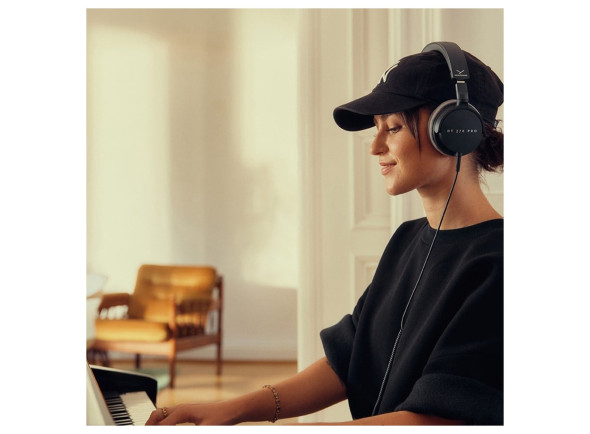 beyerdynamic-dt-270-pro_690a22dd15a62.jpg