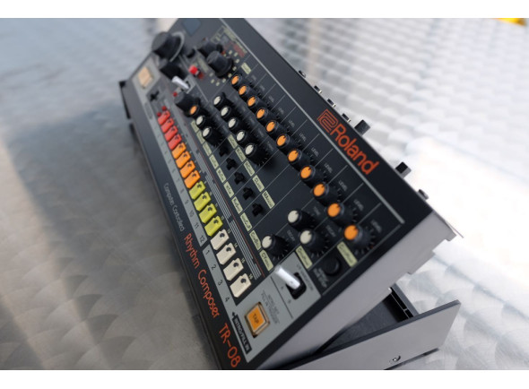 broland-tr-08-sons-iconicos-caixa-de-rimos-roland-tr-808-boutique-b_681b470155e27.jpg