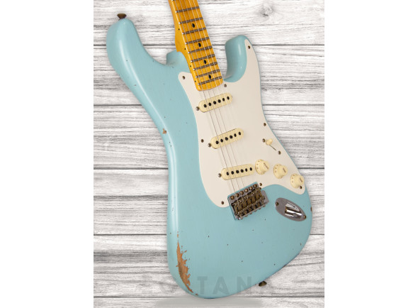 fender-1957-faded-aged-daphne-blue-relic_608c0eb760dbf.jpg