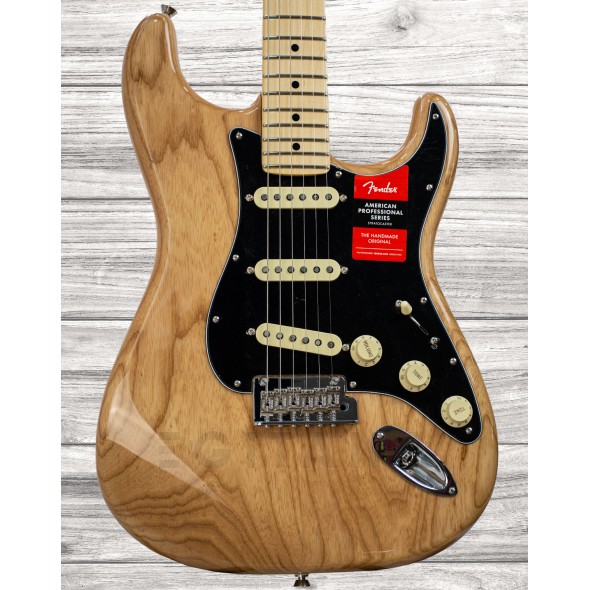 fender-am-pro-strat-mn-nat_5ef1c7874c5bd.jpg