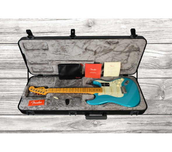 fender-american-pro-ii-strat-mn-mbl_6436d7d959ce5.jpg