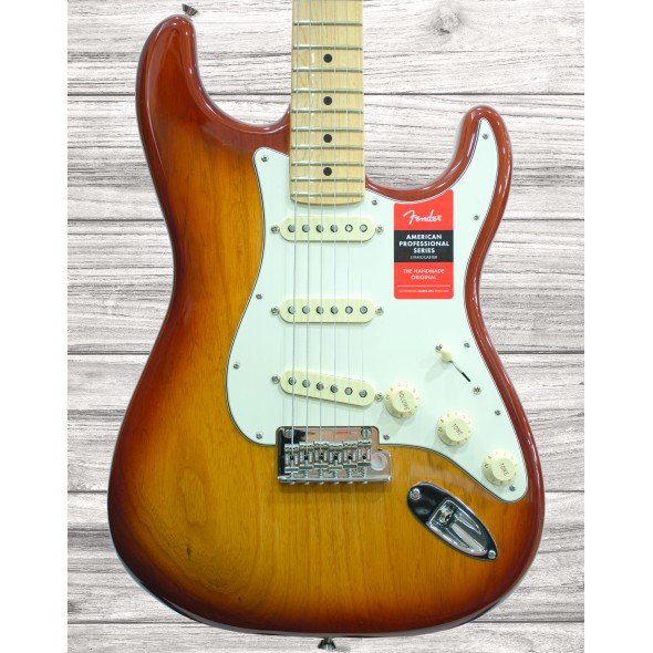 fender-american-pro-stratocaster-mn-sienna-sunburst_5ed8db711e0da.jpg