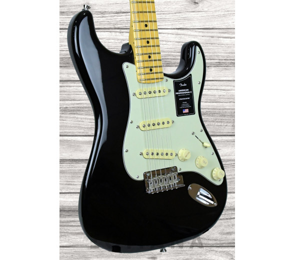 fender-american-professional-ii-maple-fingerboard-black_62307db75dceb.jpg