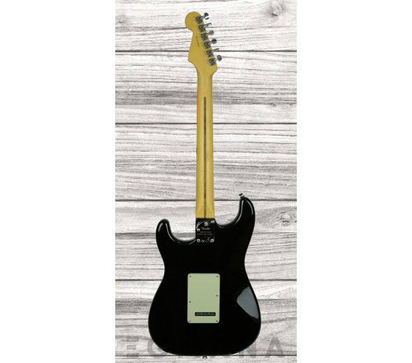 fender-american-professional-ii-maple-fingerboard-black_62307dbb15574.jpg