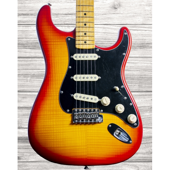 fender-american-rarities-flame-ash-top-stratocaster-org-60s-mn-prb_5eab08c9d6bf7.jpg