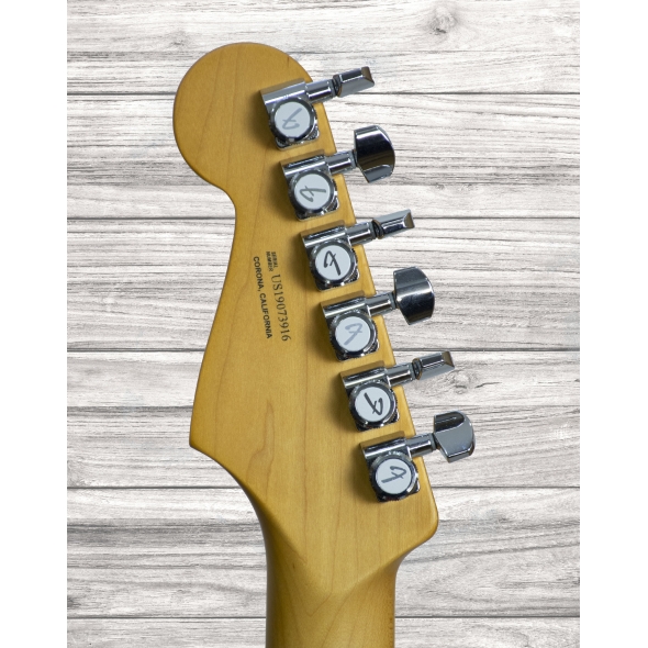 fender-american-ultra-strat-mn-hss-prb_5e6a143dca12a.jpg