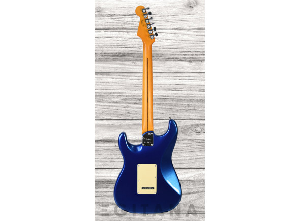 fender-american-ultra-strat-rw-hss-c-blue_63986faa9f77d.jpg