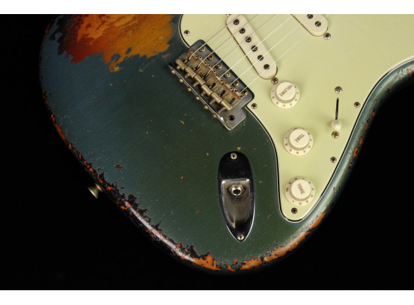 fender-custom-1963-stratocaster-heavy-relic-masterbuilt-dale-wilson_6a33c86cf1730.jpg