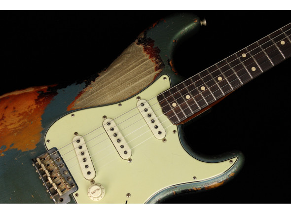 fender-custom-1963-stratocaster-heavy-relic-masterbuilt-dale-wilson_6a33c86f12d0e.jpg