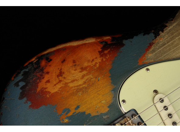 fender-custom-1963-stratocaster-heavy-relic-masterbuilt-dale-wilson_6a33c87346e24.jpg