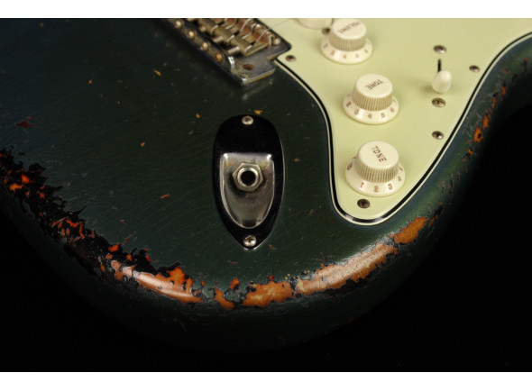 fender-custom-1963-stratocaster-heavy-relic-masterbuilt-dale-wilson_6a33c8776d07a.jpg