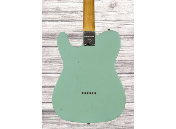 fender-custom-shop-1963-telecaster-journeyman-relic-aged-surf-green_6a3d2f712b51c.jpg