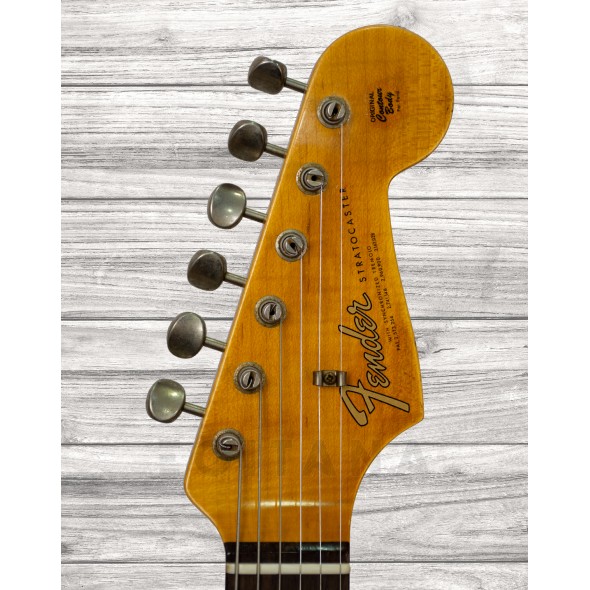 fender-custom-shop-1964-stratocaster-journeyman-relic-faded-3-colour-sunburst_5f1b0ce64f191.jpg