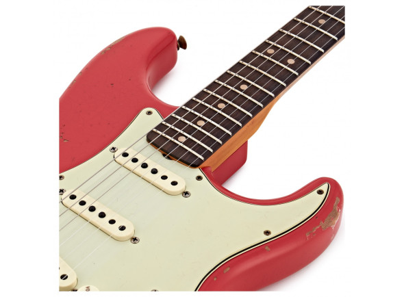 fender-custom-shop-63-stratocaster-heavy-relic-aged-fiesta-red_67617ecf7ac4d.jpg