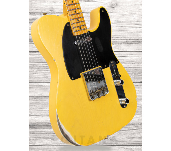 fender-custom-shop-70th-anniversary-relic-broadcaster-aged-blonde_606c8763dfdb0.jpg