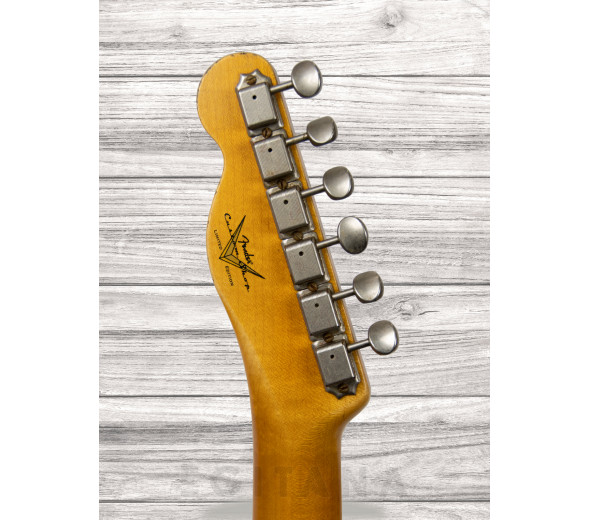 fender-custom-shop-70th-anniversary-relic-broadcaster-aged-blonde_606c8767be2eb.jpg