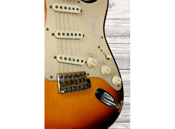 fender-custom-shop-limited-edition-58-strat-heavy-relic-chocolate-3-tone-sunburst_66e3126aac453.jpg