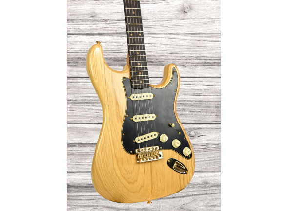 fender-custom-shop-limited-edition-62-stratocaster-journeyman-relic-aged-natural_67925baebf91b.jpg