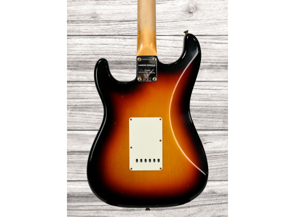 fender-custom-shop-limited-edition-63-stratocaster-journeyman-bleached-3-tone-sunburst_67e142e356db2.jpg