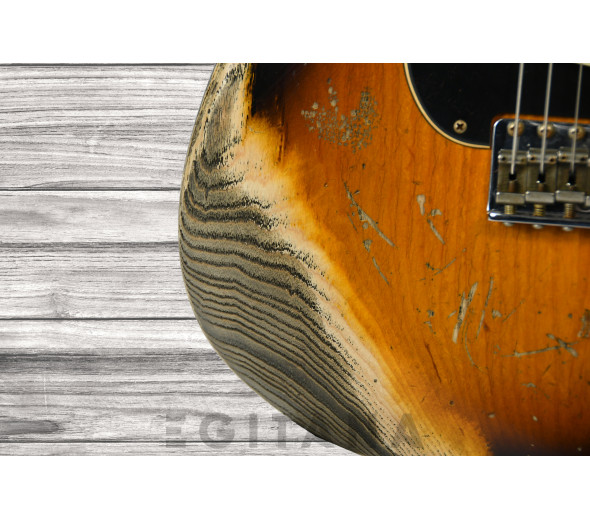 fender-custom-shop-limited-edition-poblano-strat-super-heavy-relic-super-faded-aged-3-color-sunburst_6350276e35e01.jpg