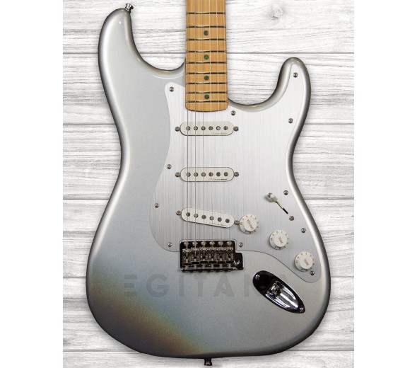 fender-her-strat-chrome-glow_5fbfda324ebed.jpg