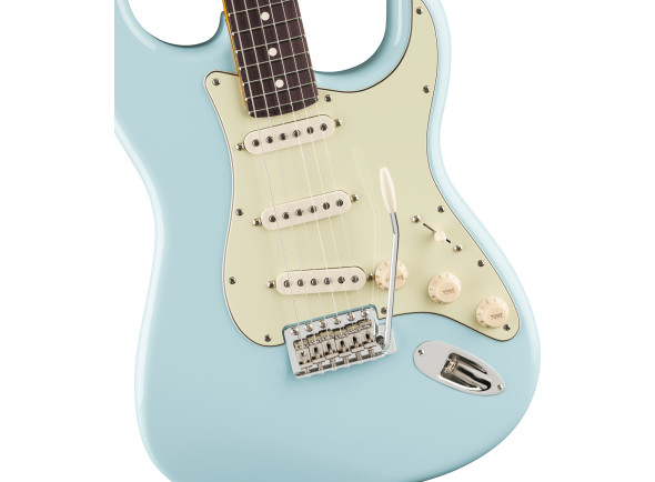 fender-limited-edition-american-professional-classic-stratocaster-silent-system-rw-daphne-blue_6ab24125c2f0b.jpg