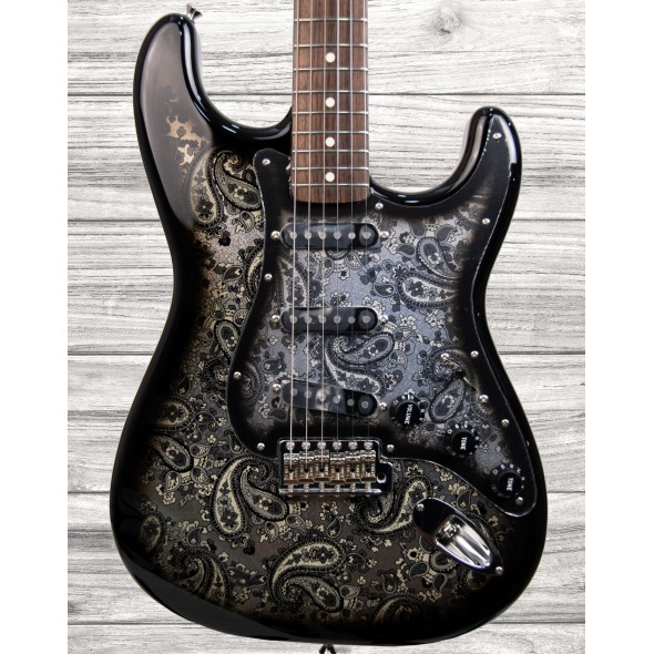 fender-ltd-japan-strat-black-paisley_5f3ab3b0b5f0b.jpg