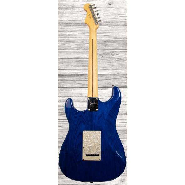 fender-mij-2019-ltd-stratocaster-hss-rw-sapphire-blue-trans_5f3a87c4a8208.jpg