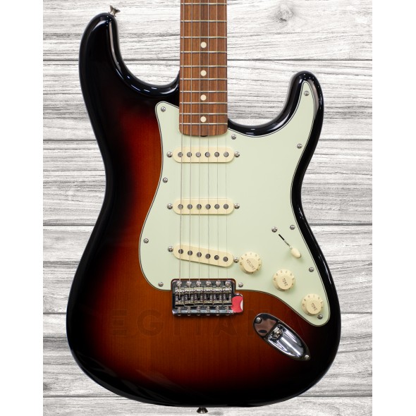 fender-vintera-60s-strat-3-sb_5f1b0f44596c4.jpg