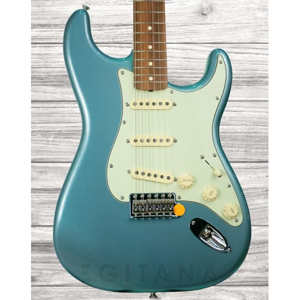 fender-vintera-60s-strat-ibm_5f11c6b0d5514.jpg