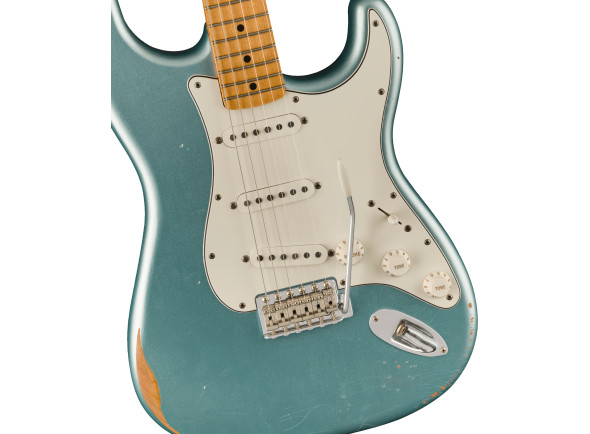 fender-vintera-road-worn-mischief-maker-stratocaster-maple-fingerboard-firemist-silver_65c5030ec6212.jpg