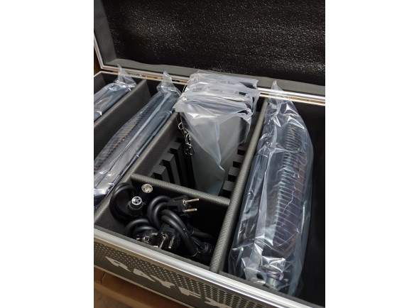 flightcase-para-4-projectores-rayfx-color-wash-480ip_6a7de80a9027a.jpg