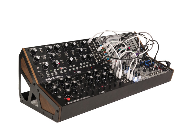 moog-dfam-sintetizador-de-percussao-analogico-semi-modular_66228cffd3c8e.jpg