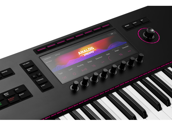 native-instruments-kontrol-s61-mk3_696f8bf2f0c2e.jpg