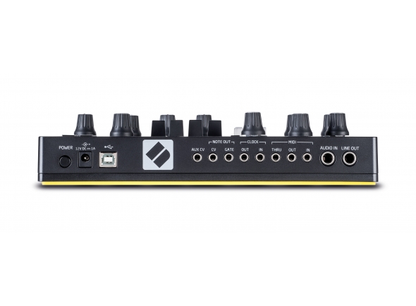 novation-circuit-mono-station_5b05846b0c361.jpg